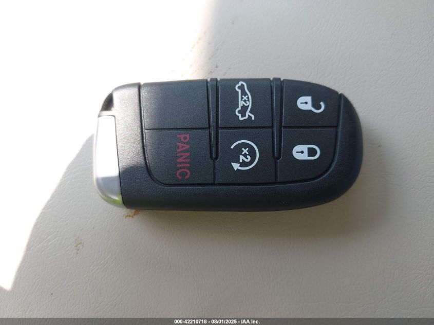 2015 Chrysler 200 C VIN: 1C3CCCCG2FN517377 Lot: 42210718