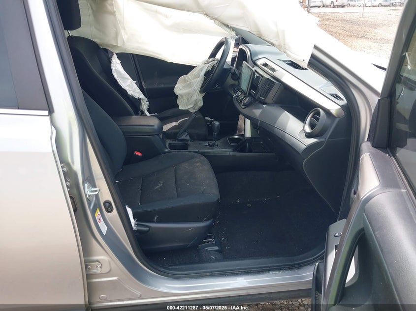 2018 TOYOTA RAV4 LE - JTMBFREV9JJ257072