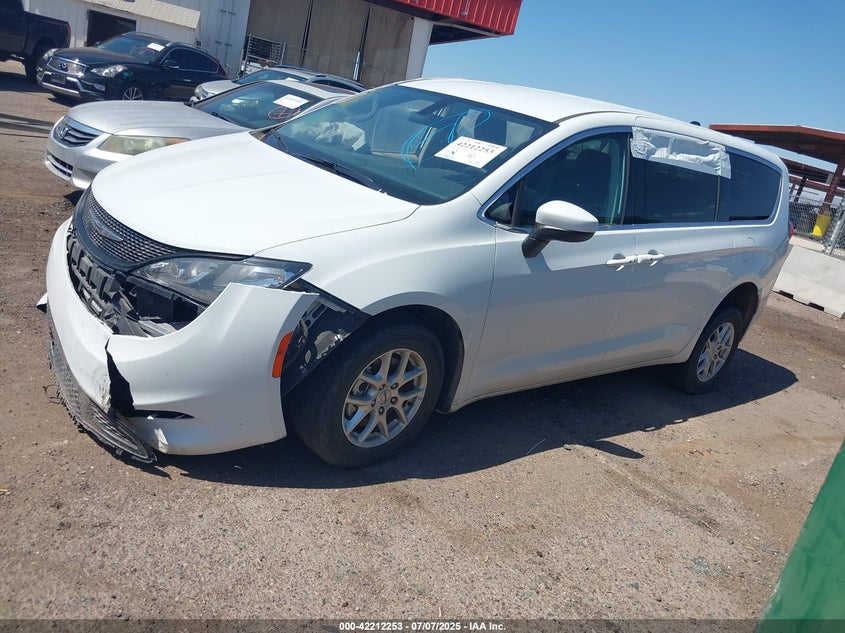 Vin: 2c4rc1cg1nr104555, lot: 42704237, chrysler voyager lx 20222