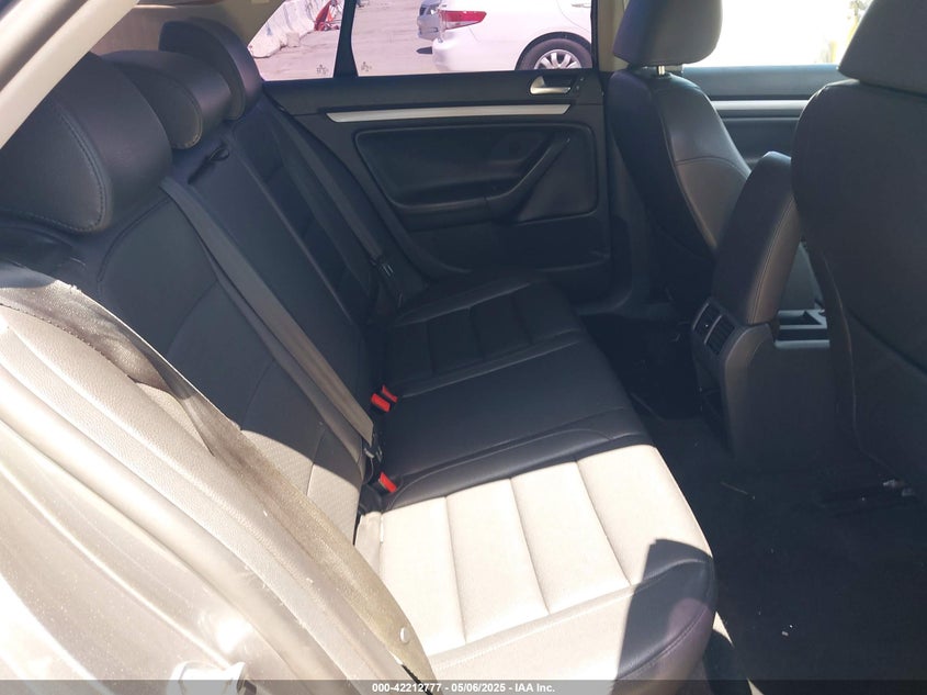 2010 VOLKSWAGEN JETTA VIN: 3VWRZ7AJ9AM153873