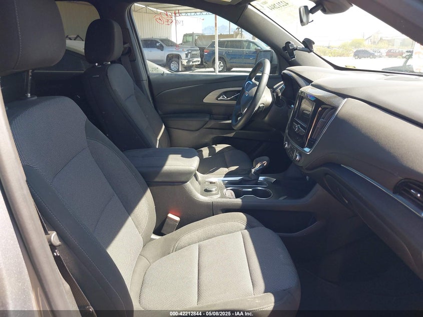 VIN 1GNERGKWXPJ112693 2023 CHEVROLET TRAVERSE FWD LT CLOTH