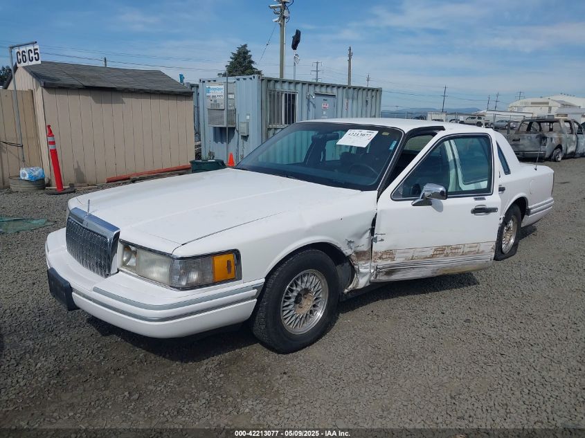 1LNLM82WXRY684891 1994 LINCOLN TOWN CAR photo no. 2