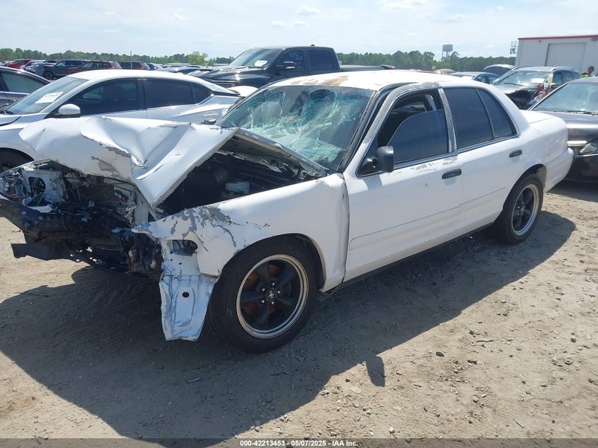 2FAFP71V48X142833 2008 FORD CROWN VICTORIA photo no. 2
