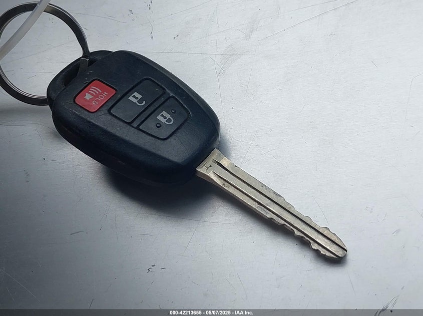 2015 TOYOTA RAV4 XLE - 2T3WFREV7FW213727