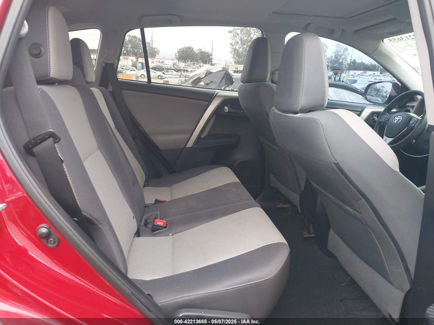 2015 TOYOTA RAV4 XLE - 2T3WFREV7FW213727