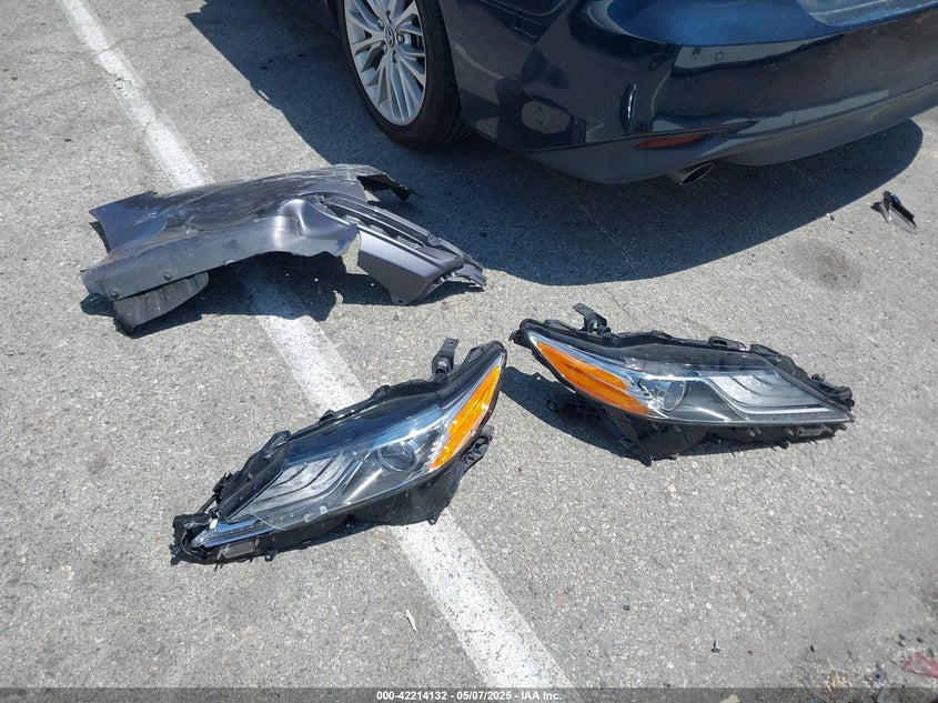 2019 TOYOTA CAMRY HYBRID XLE - 4T1B21HK6KU512223