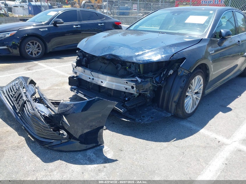 2019 TOYOTA CAMRY HYBRID XLE - 4T1B21HK6KU512223