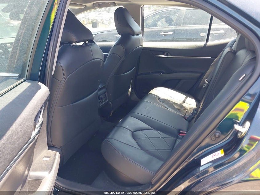 2019 TOYOTA CAMRY HYBRID XLE - 4T1B21HK6KU512223