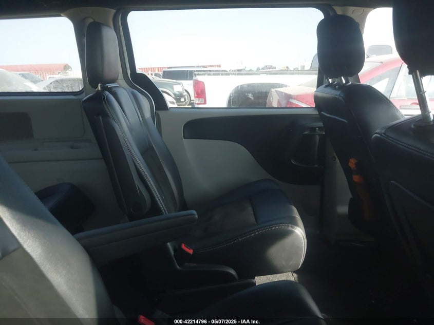 2019 DODGE GRAND CARAVAN VIN: 2C4RDGCG4KR717670