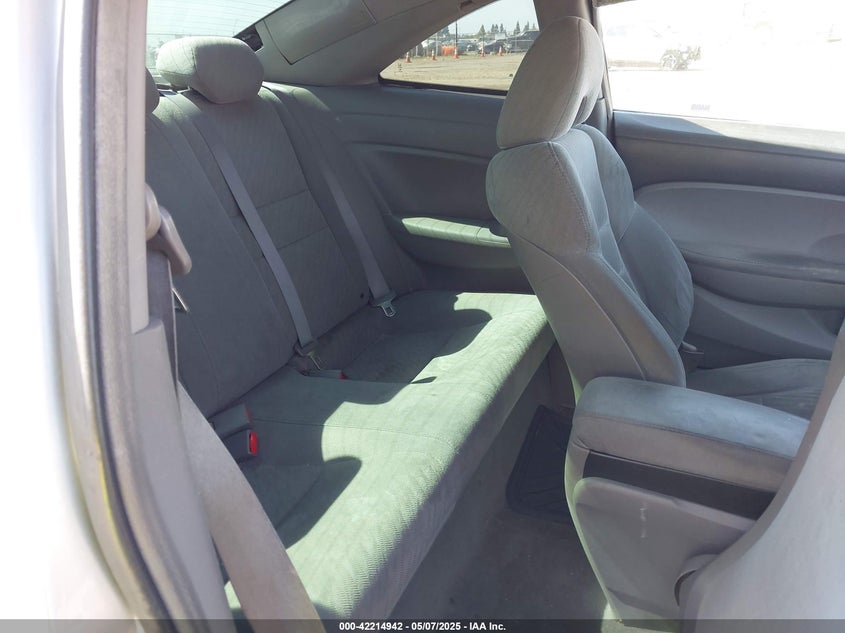2011 HONDA CIVIC VIN: 2HGFG1A67BH500090