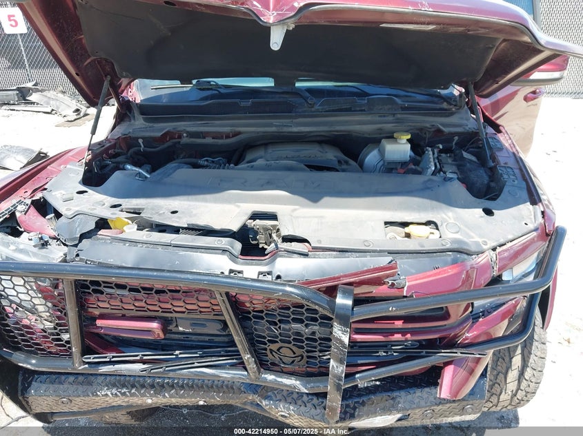 2019 RAM 1500 LARAMIE  4X4 5'7 BOX - 1C6SRFJT2KN903841