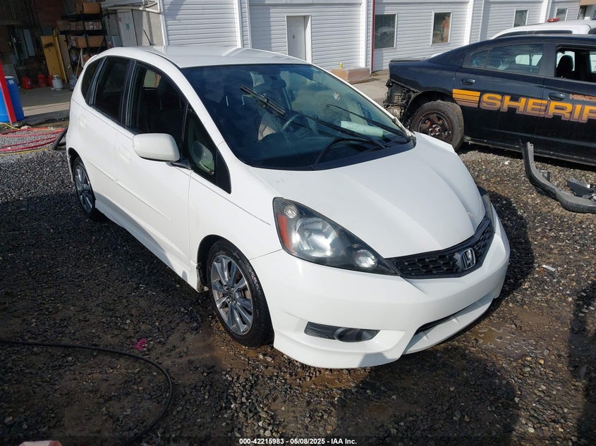2012 HONDA FIT VIN: JHMGE8G5XCC000492