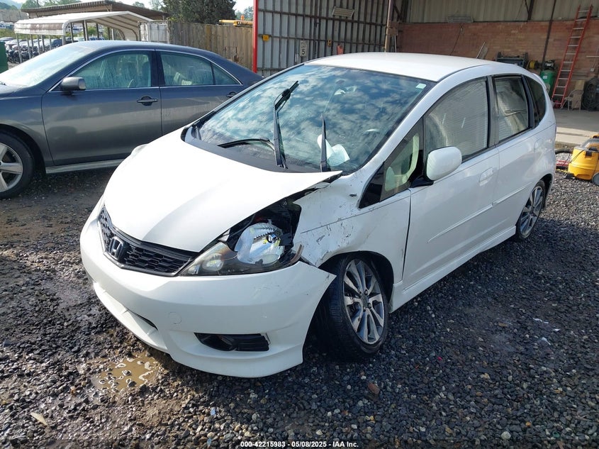 2012 HONDA FIT VIN: JHMGE8G5XCC000492