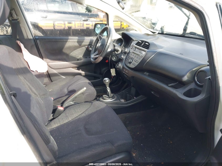2012 HONDA FIT VIN: JHMGE8G5XCC000492