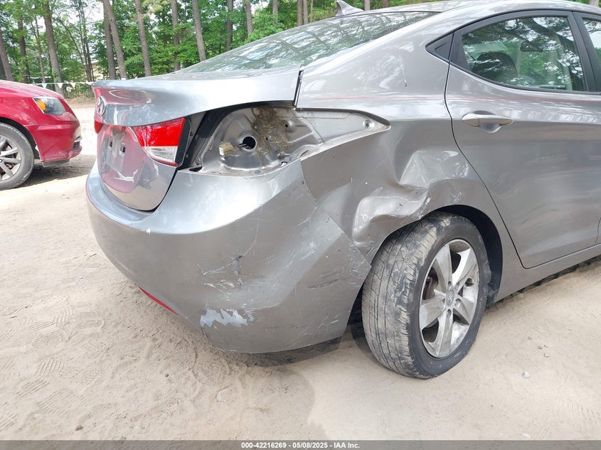 2012 HYUNDAI ELANTRA VIN: KMHDH4AE9CU198677