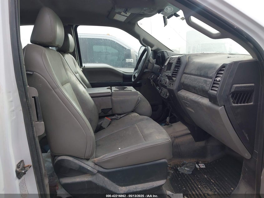 2019 Ford F-350 Chassis Xl VIN: 1FD8X3HT8KEF79643 Lot: 42216862