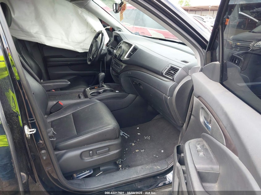 2018 HONDA PILOT VIN: 5FNYF5H53JB018980