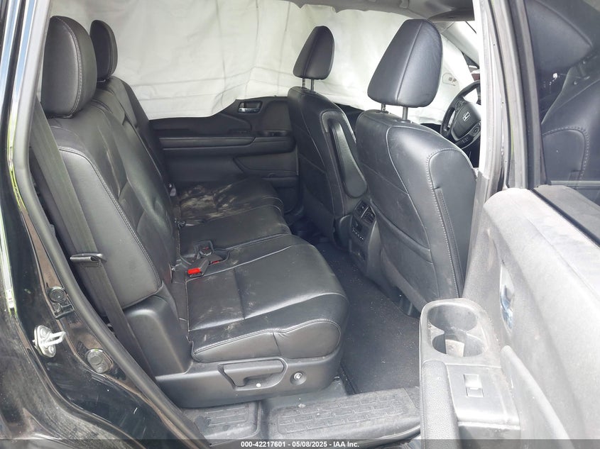 2018 HONDA PILOT VIN: 5FNYF5H53JB018980