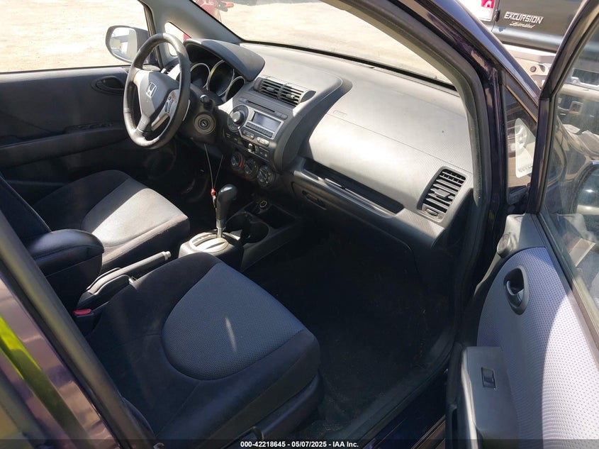 2008 HONDA FIT VIN: JHMGD38668S022953