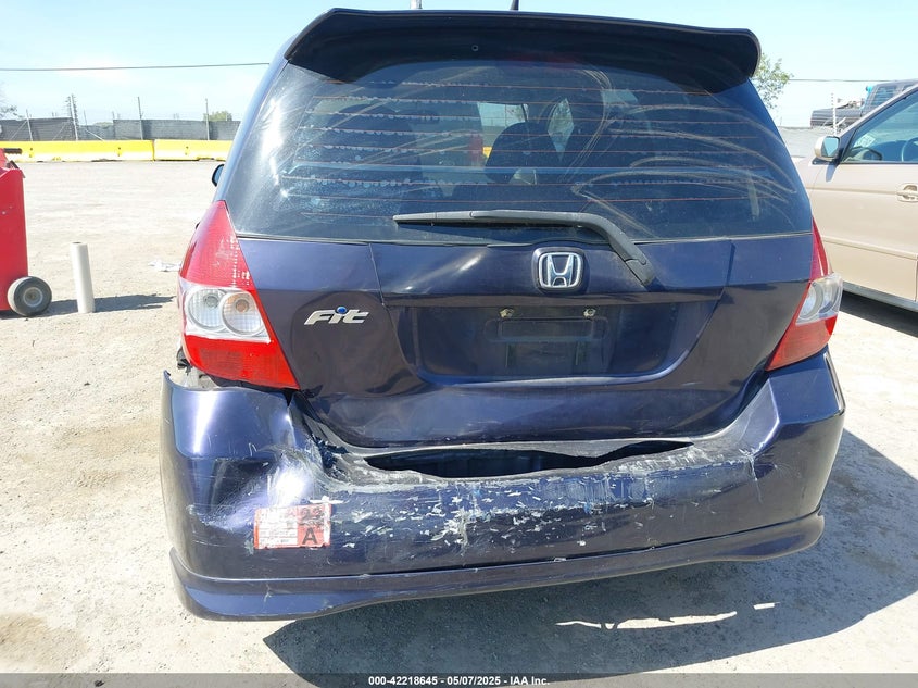 2008 HONDA FIT VIN: JHMGD38668S022953