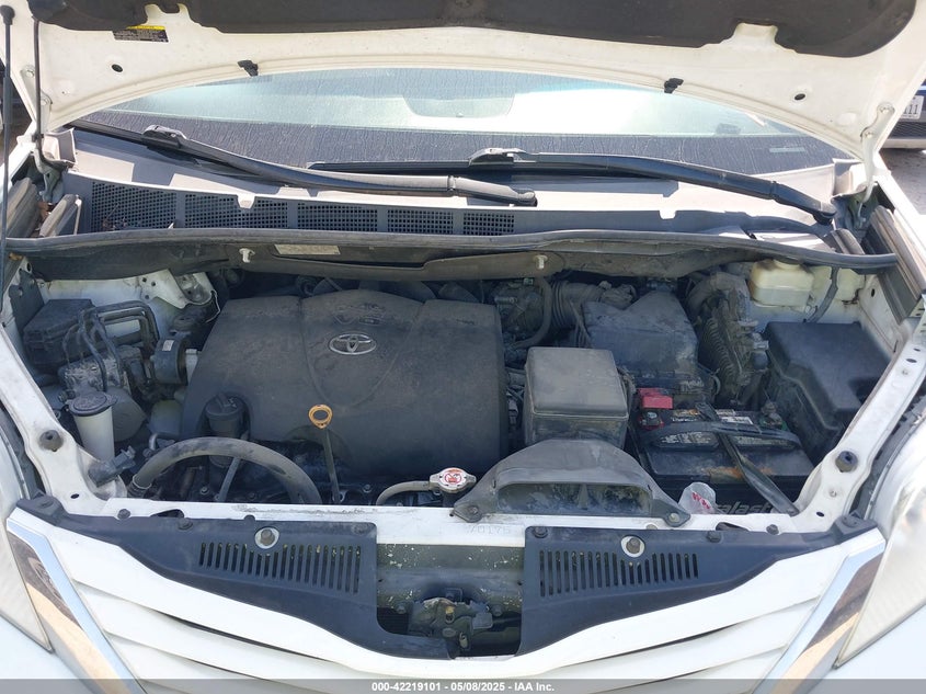 2017 TOYOTA SIENNA LE 8 PASSENGER - 5TDKZ3DC5HS802511