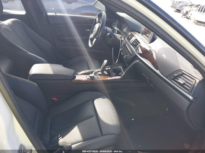 2014 BMW 320 VIN: WBA3B1C57EK133240