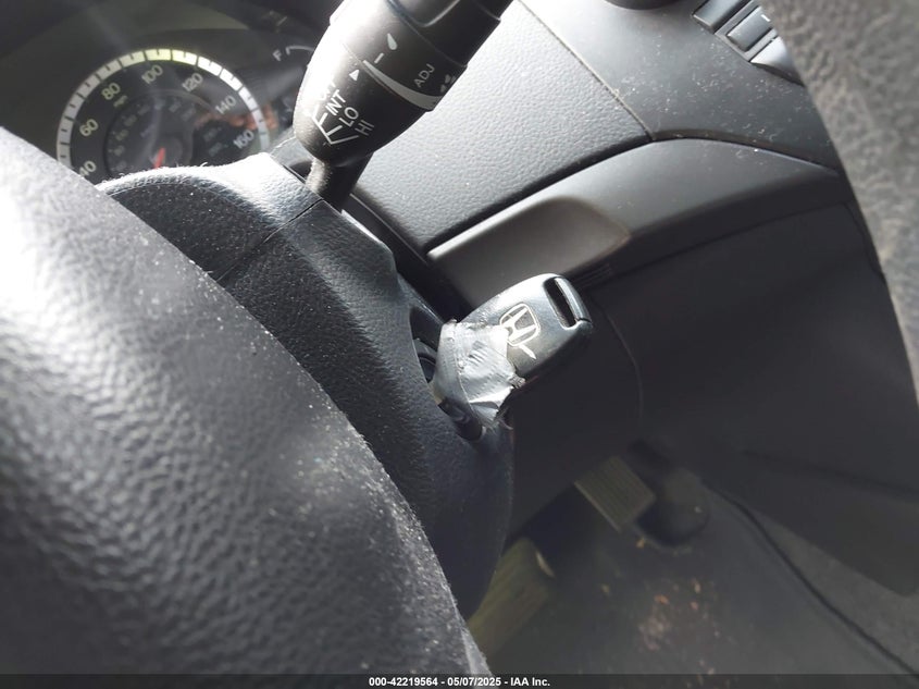 2010 HONDA ACCORD VIN: 1HGCS1B34AA000424