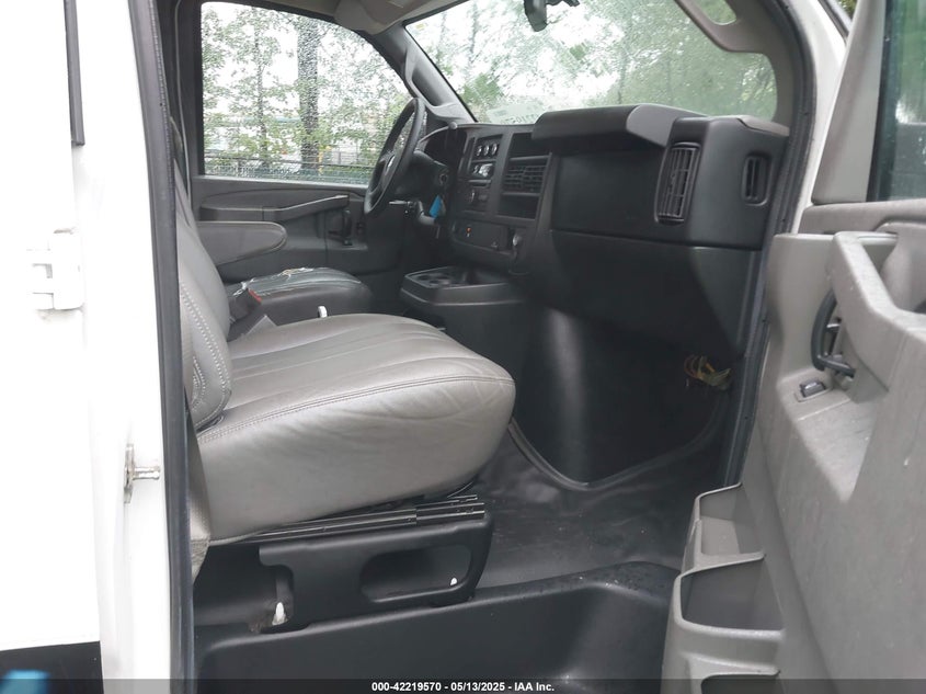 VIN 1GCWGAFF4H1132028 2017 CHEVROLET EXPRESS 2500 WORK VAN