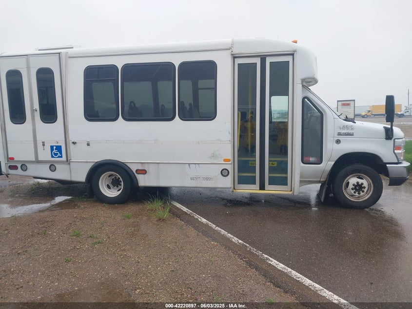 2019 Ford E-450 Cutaway VIN: 1FDFE4FS4KDC59657 Lot: 42220897