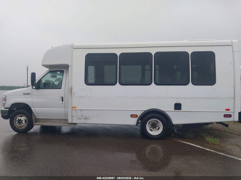 2019 Ford E-450 Cutaway VIN: 1FDFE4FS4KDC59657 Lot: 42220897