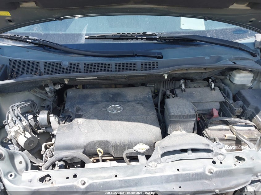 2011 TOYOTA SIENNA VIN: 5TDYK3DCXBS008982