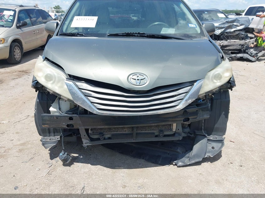 2011 TOYOTA SIENNA VIN: 5TDYK3DCXBS008982