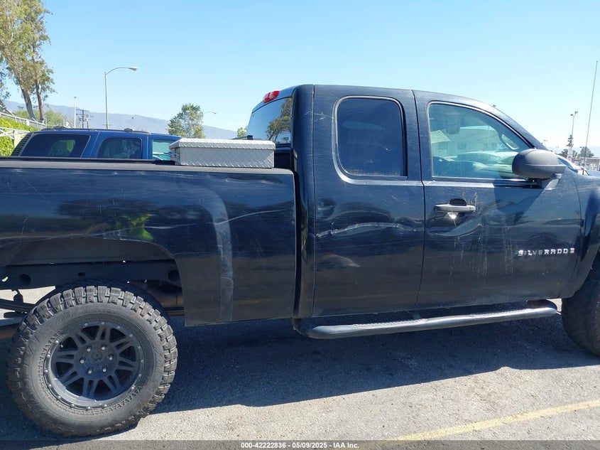 2007 CHEVROLET SILVERADO VIN: 1GCEK19C57Z517013