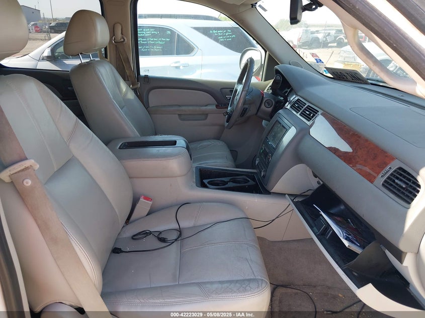 2010 GMC YUKON XL 1500 VIN: 1GKUKKE3XAR284085