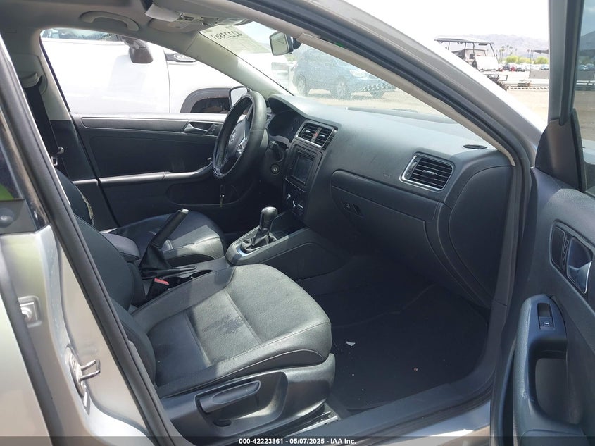 2011 VOLKSWAGEN JETTA VIN: 3VWDZ7AJ9BM324911