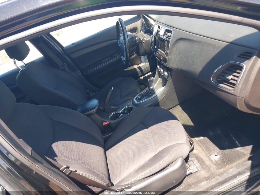 2012 CHRYSLER 200 VIN: 1C3CCBCB7CN306332