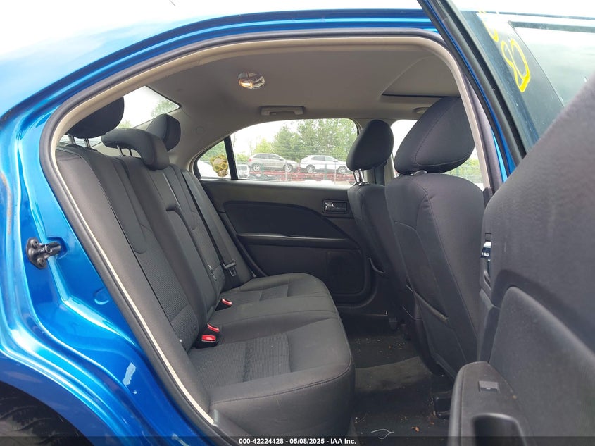 2011 FORD FUSION VIN: 3FAHP0HA4BR272569