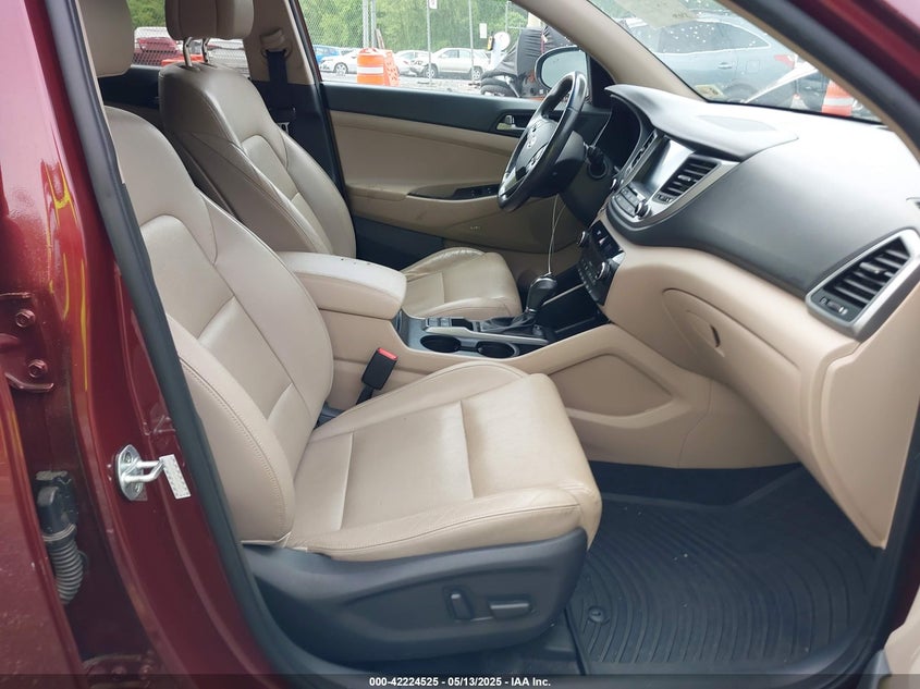 2017 HYUNDAI TUCSON VIN: KM8J3CA43HU533913