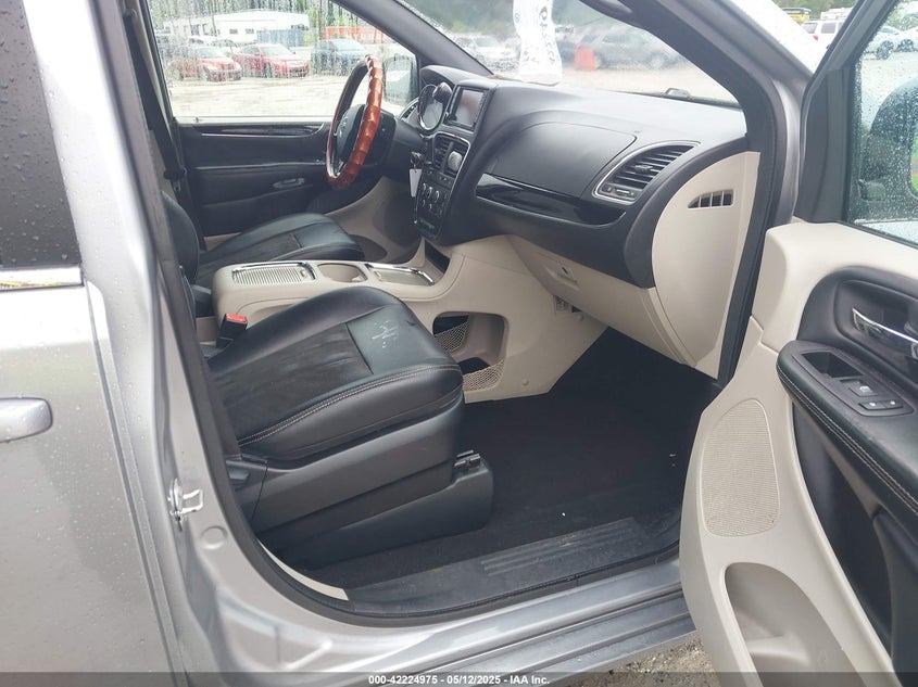 2019 DODGE GRAND CARAVAN SXT - 2C4RDGCG9KR716448