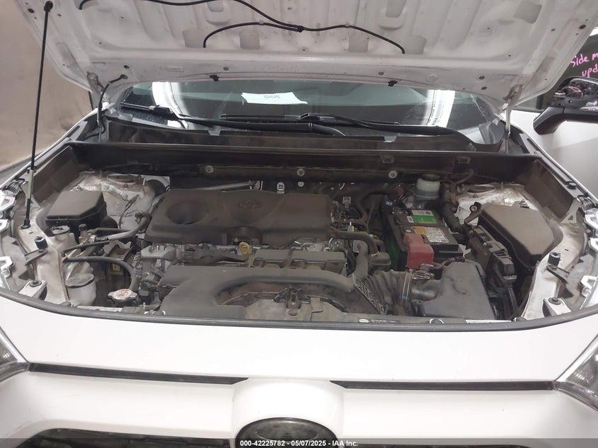 2019 TOYOTA RAV4 XLE - JTMW1RFV5KD003681