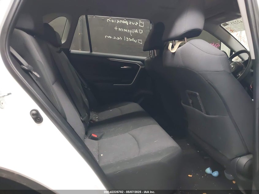 2019 TOYOTA RAV4 XLE - JTMW1RFV5KD003681