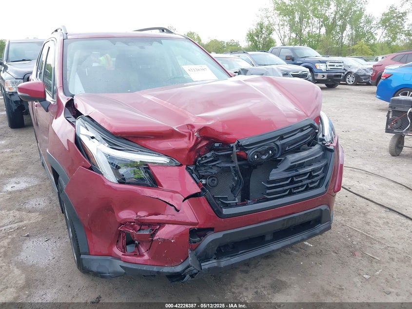 2024 SUBARU FORESTER LIMITED - JF2SKALC2RH425833