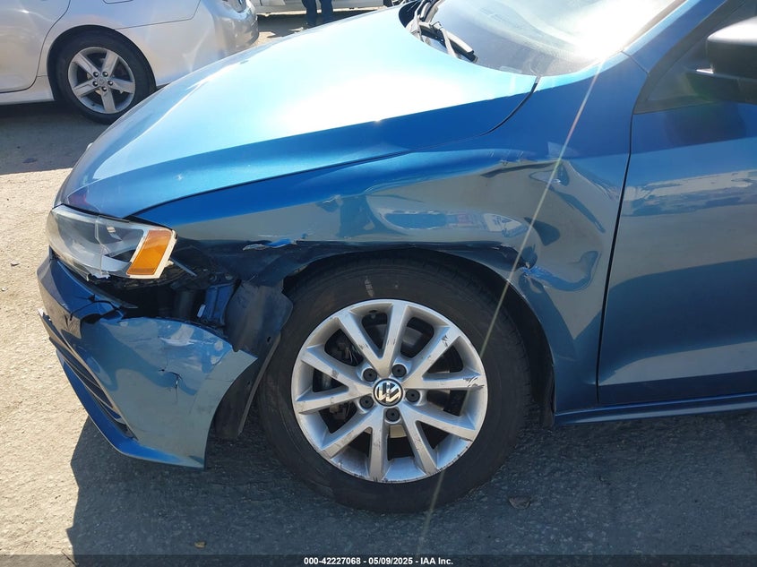 2015 VOLKSWAGEN JETTA 1.8T SE - 3VWD17AJXFM261556