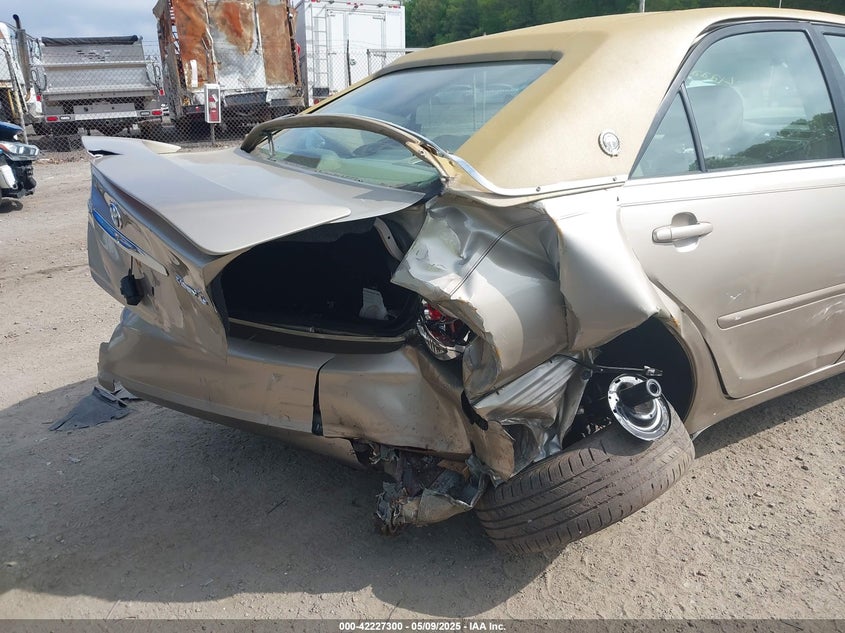 2005 Toyota Camry Le VIN: 4T1BE32K15U962636 Lot: 42227300