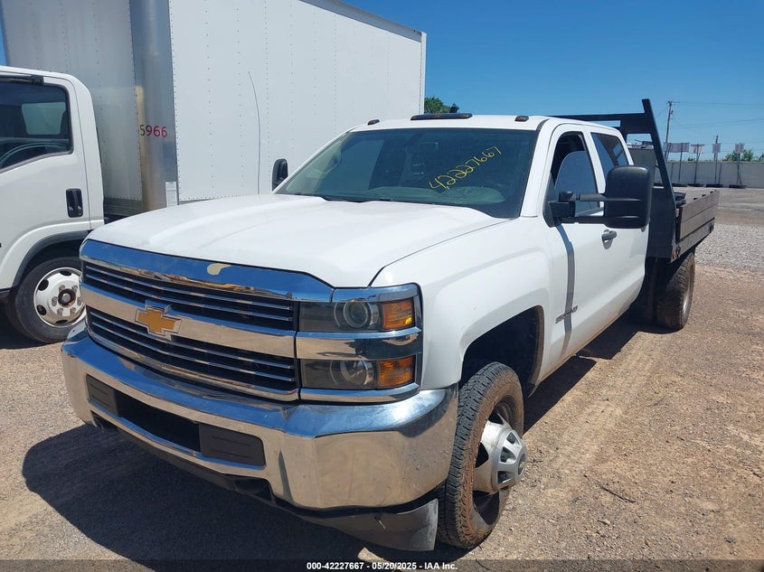 1GB4CYCG3HF210668 2017 CHEVROLET SILVERADO photo no. 2