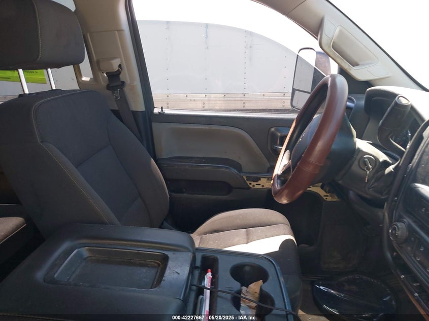1GB4CYCG3HF210668 2017 CHEVROLET SILVERADO photo no. 5