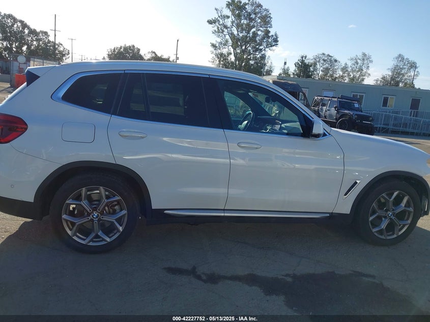 2021 BMW X3 VIN: 5UXTY3C08M9G04837
