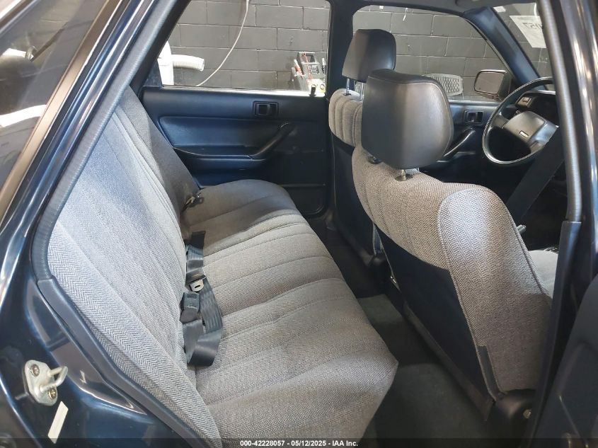 1987 Toyota Camry Dlx VIN: JT2SV21E4H3161406 Lot: 42228057