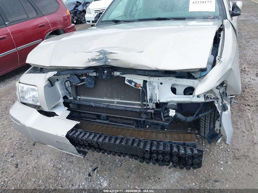 2008 MERCURY GRAND MARQUIS VIN: 2MEFM74V88X604663
