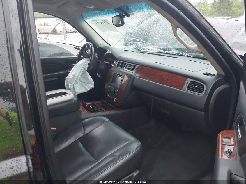 1GNSCCE06BR104444 2011 CHEVROLET TAHOE photo no. 5